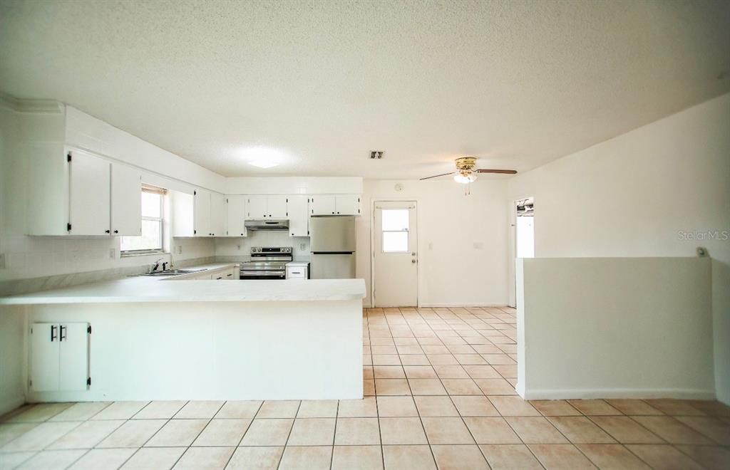 For Sale: $235,000 (3 beds, 2 baths, 1572 Square Feet)