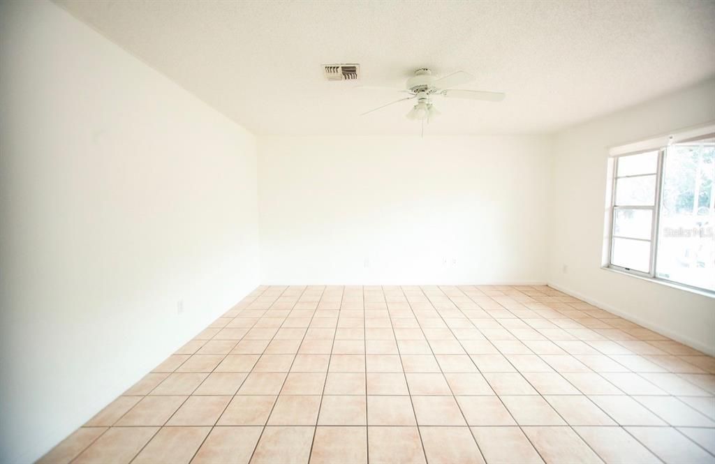 For Sale: $235,000 (3 beds, 2 baths, 1572 Square Feet)