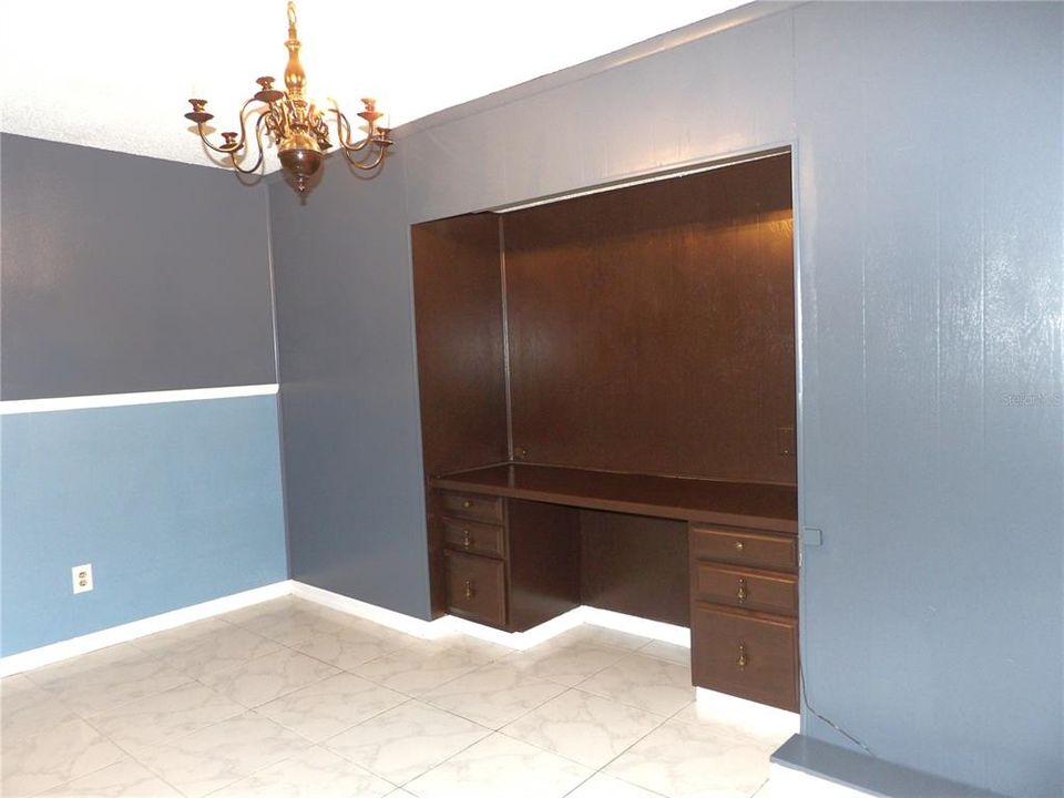 For Sale: $245,000 (3 beds, 2 baths, 1739 Square Feet)