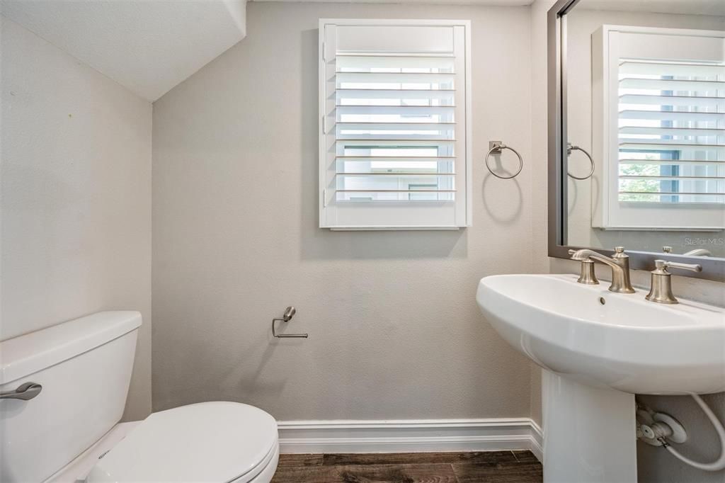 For Rent: $2,800 (3 beds, 2 baths, 2047 Square Feet)