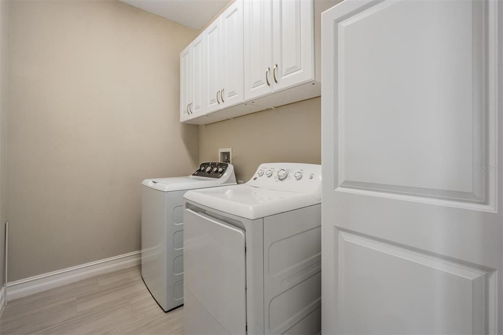 For Rent: $2,800 (3 beds, 2 baths, 2047 Square Feet)