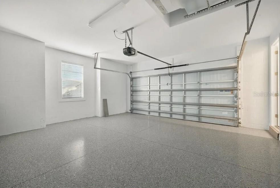En Renta: $2,795 (2 camas, 2 baños, 1946 Pies cuadrados)