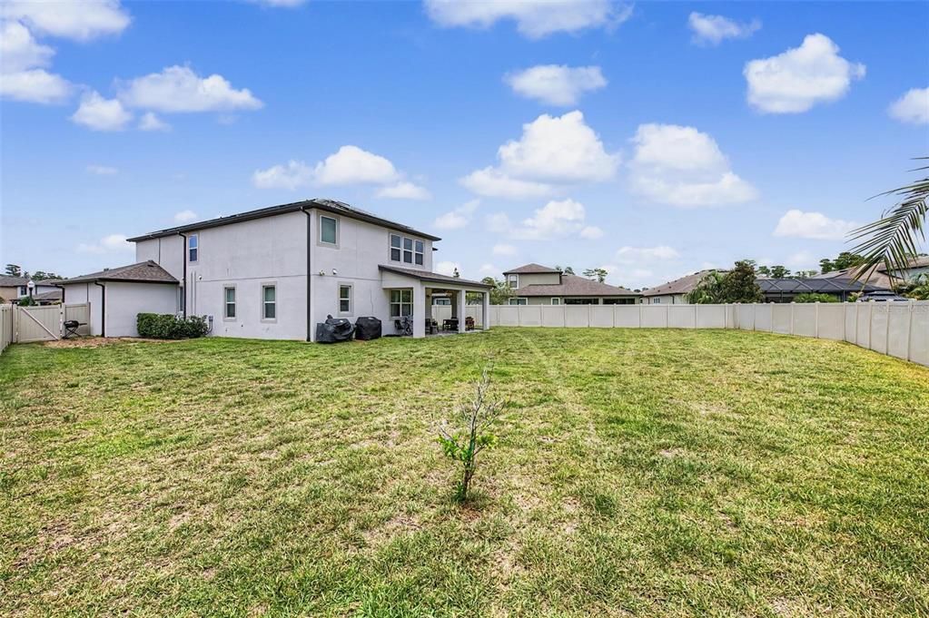 Active With Contract: $790,000 (5 beds, 5 baths, 3741 Square Feet)