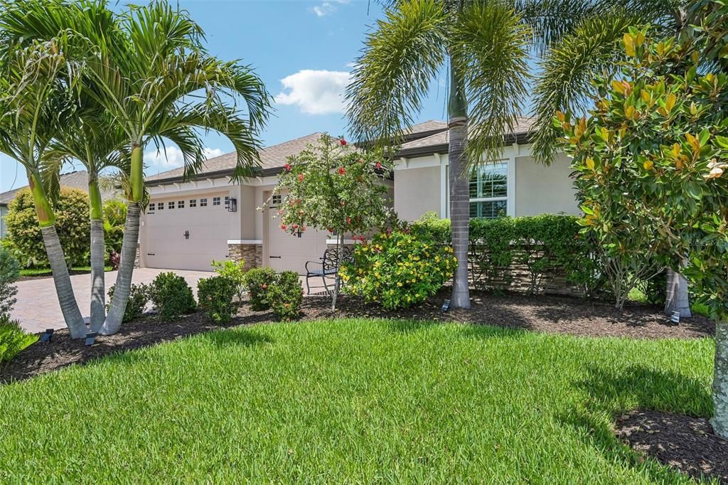 For Sale: $799,999 (3 beds, 2 baths, 2203 Square Feet)
