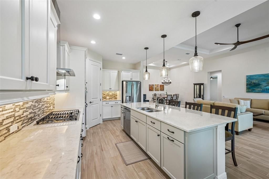 For Sale: $799,999 (3 beds, 2 baths, 2203 Square Feet)