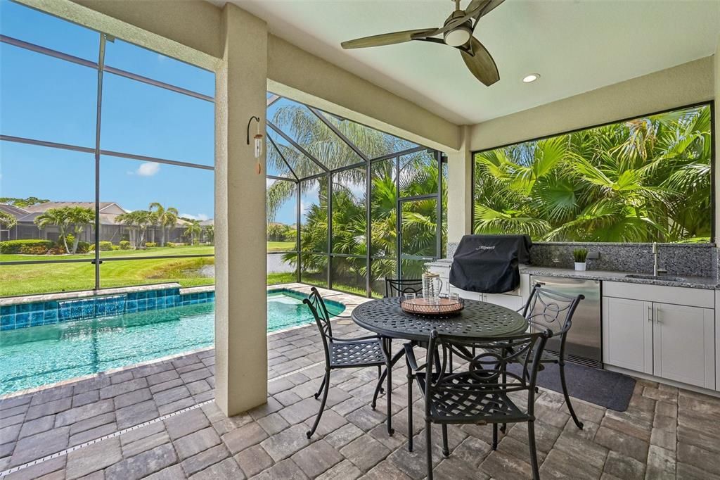 For Sale: $799,999 (3 beds, 2 baths, 2203 Square Feet)