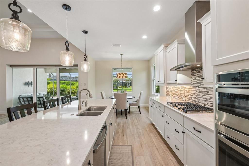For Sale: $799,999 (3 beds, 2 baths, 2203 Square Feet)