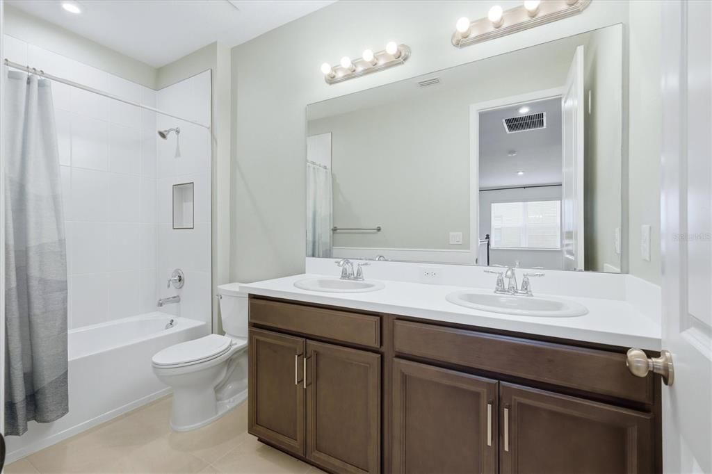 For Sale: $740,000 (4 beds, 3 baths, 2940 Square Feet)