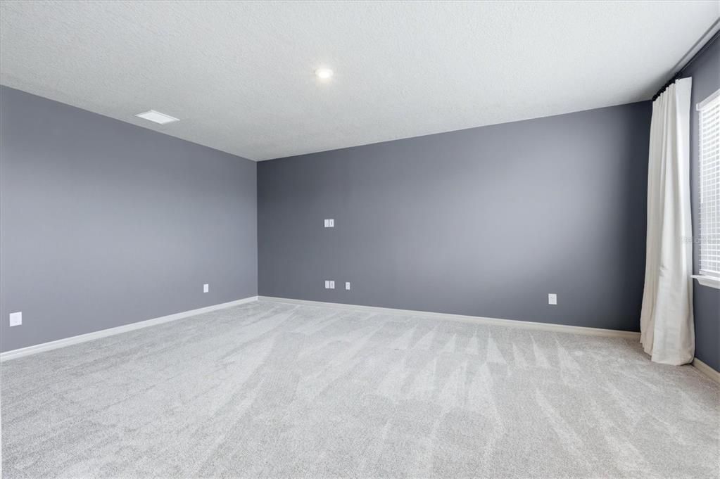 For Sale: $740,000 (4 beds, 3 baths, 2940 Square Feet)