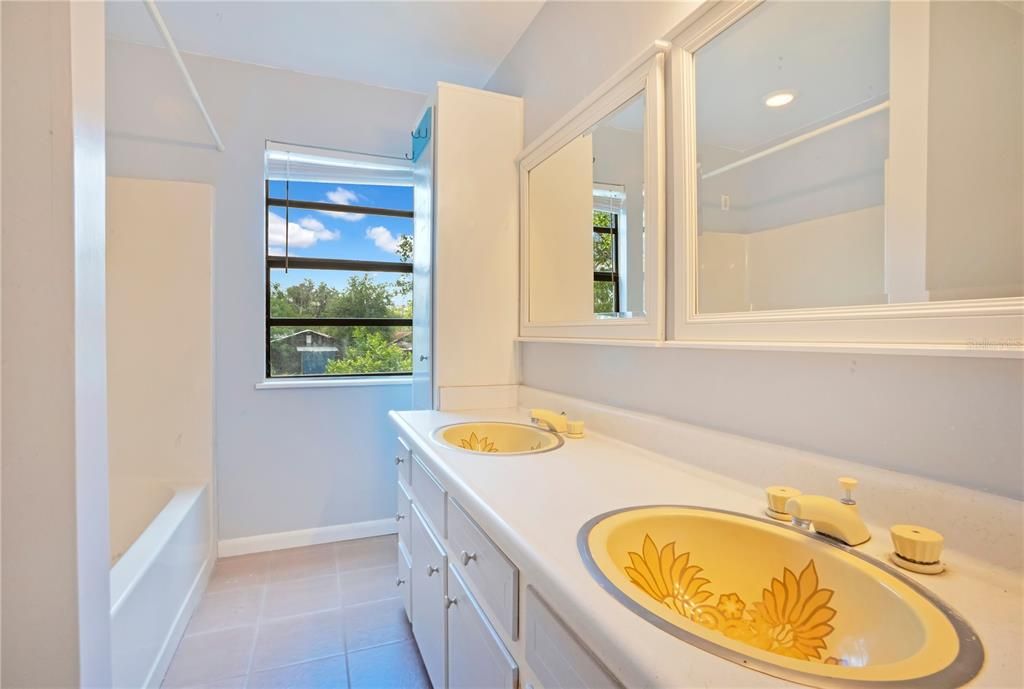 For Sale: $2,500,000 (4 beds, 3 baths, 3600 Square Feet)