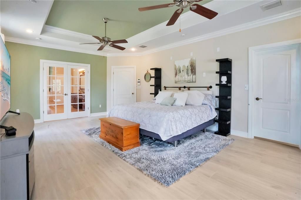 For Sale: $2,500,000 (4 beds, 3 baths, 3600 Square Feet)