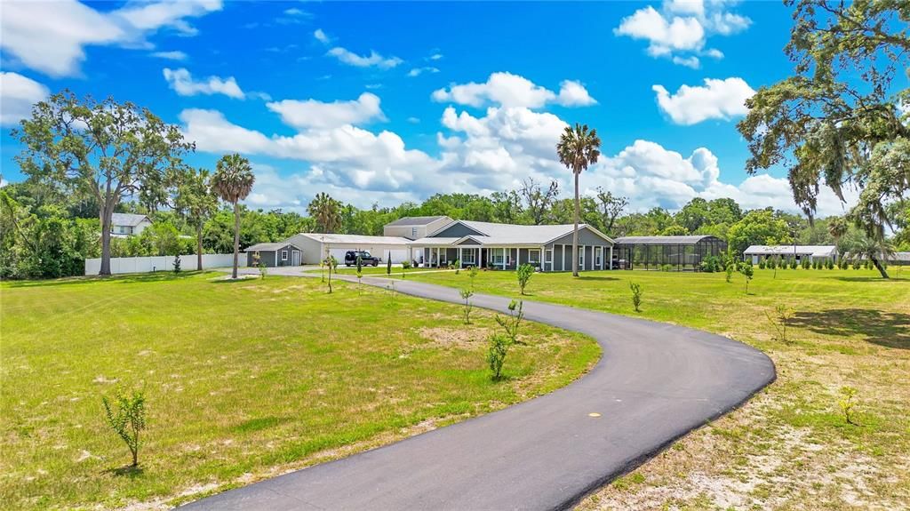 For Sale: $2,500,000 (4 beds, 3 baths, 3600 Square Feet)