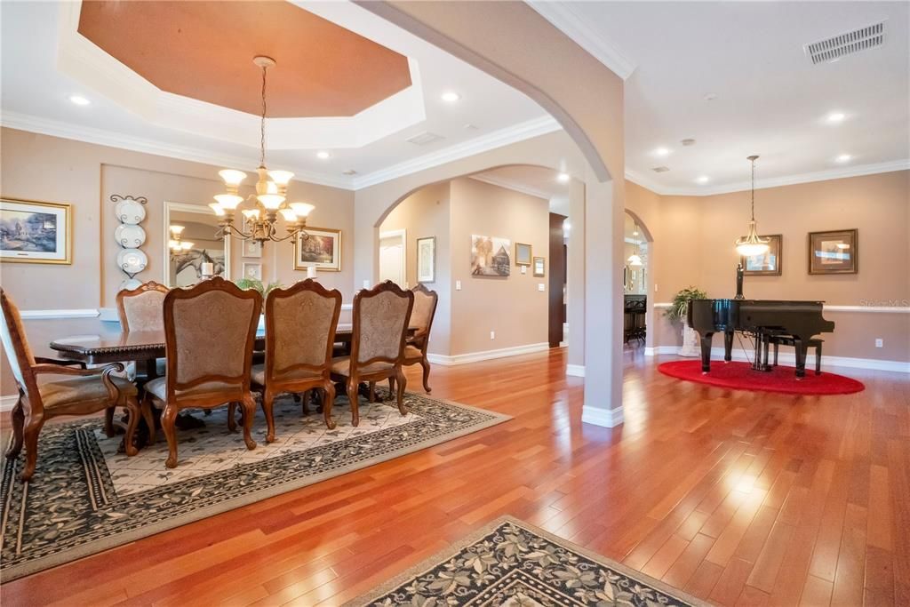 For Sale: $2,500,000 (4 beds, 3 baths, 3600 Square Feet)