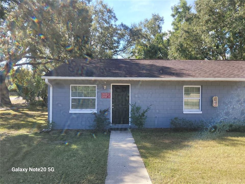 For Rent: $1,250 (3 beds, 1 baths, 900 Square Feet)