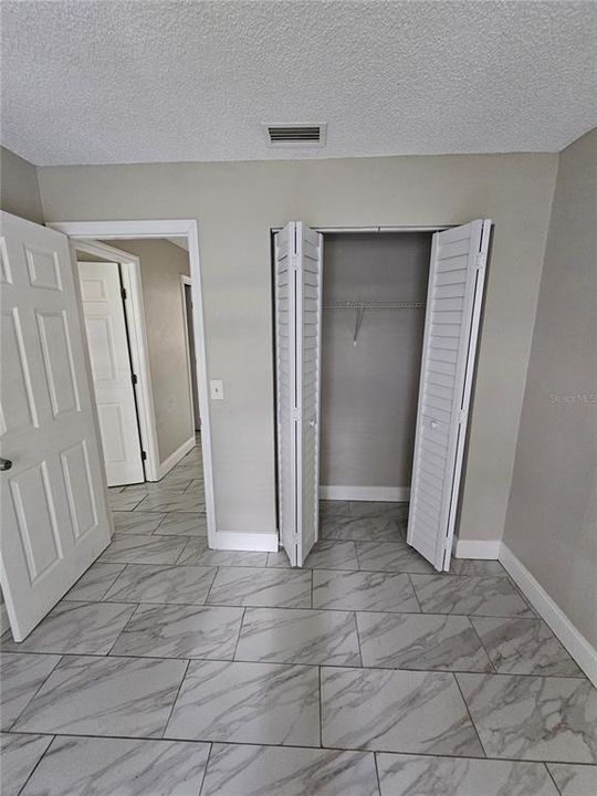 For Rent: $1,250 (3 beds, 1 baths, 900 Square Feet)