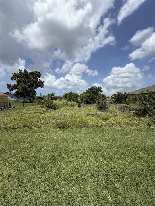 待售: $129,000 (0.23 acres)