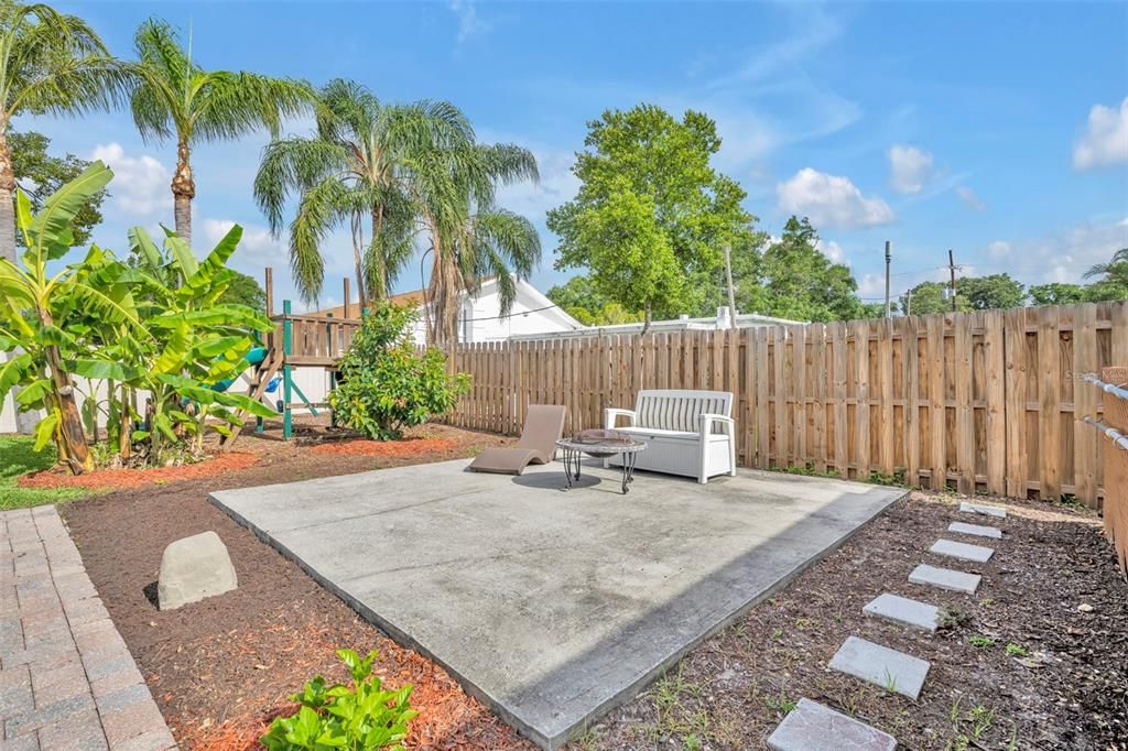 Active With Contract: $595,000 (3 beds, 2 baths, 1590 Square Feet)