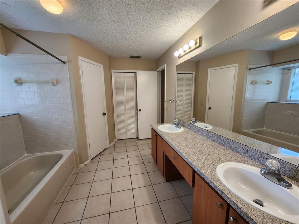Active With Contract: $2,095 (3 beds, 2 baths, 1773 Square Feet)