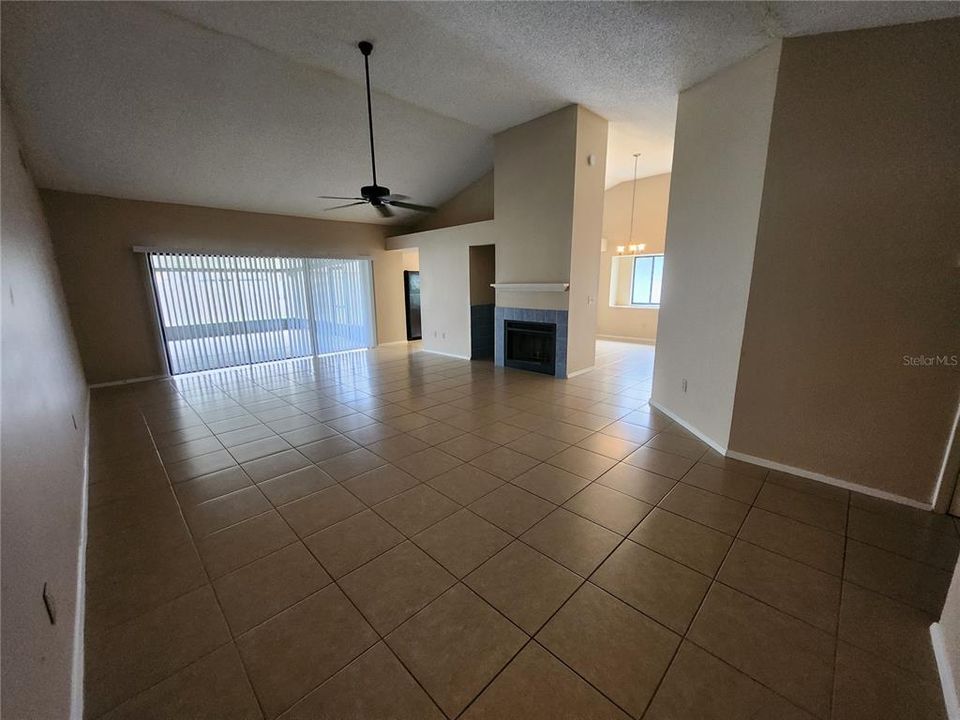 Active With Contract: $2,095 (3 beds, 2 baths, 1773 Square Feet)