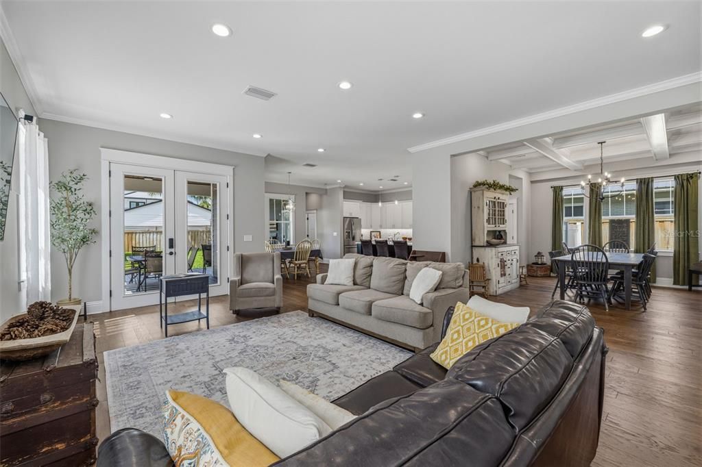 For Sale: $1,135,000 (5 beds, 4 baths, 3610 Square Feet)