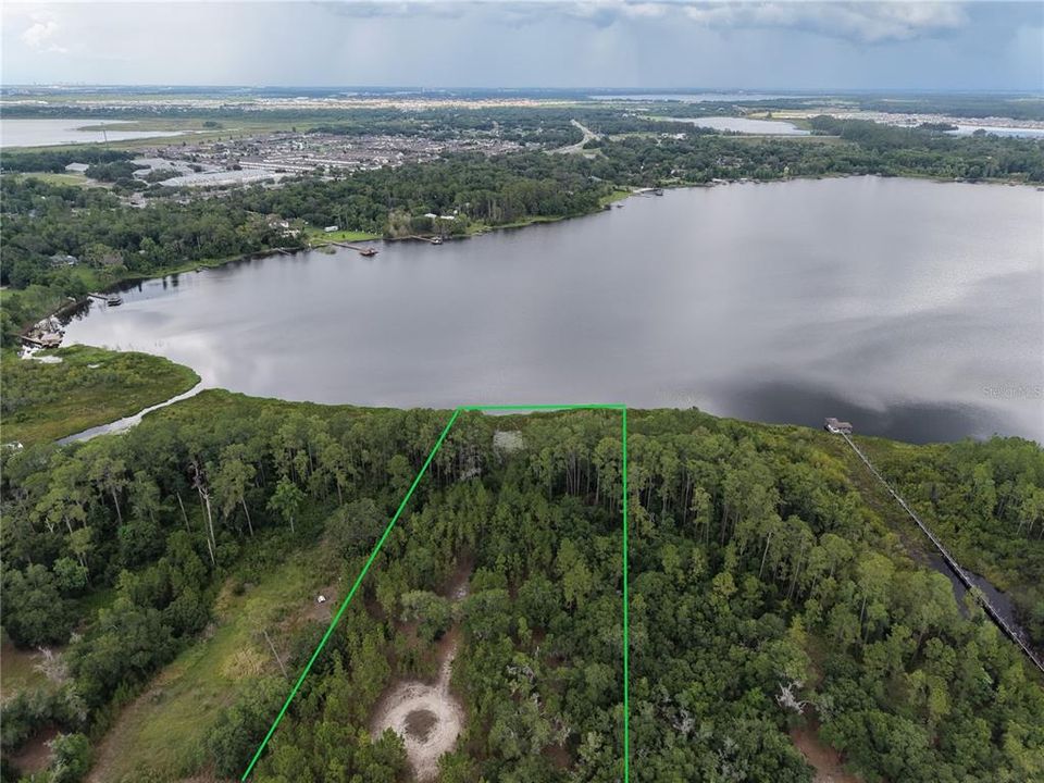 На продажу: $1,195,000 (5.92 acres)
