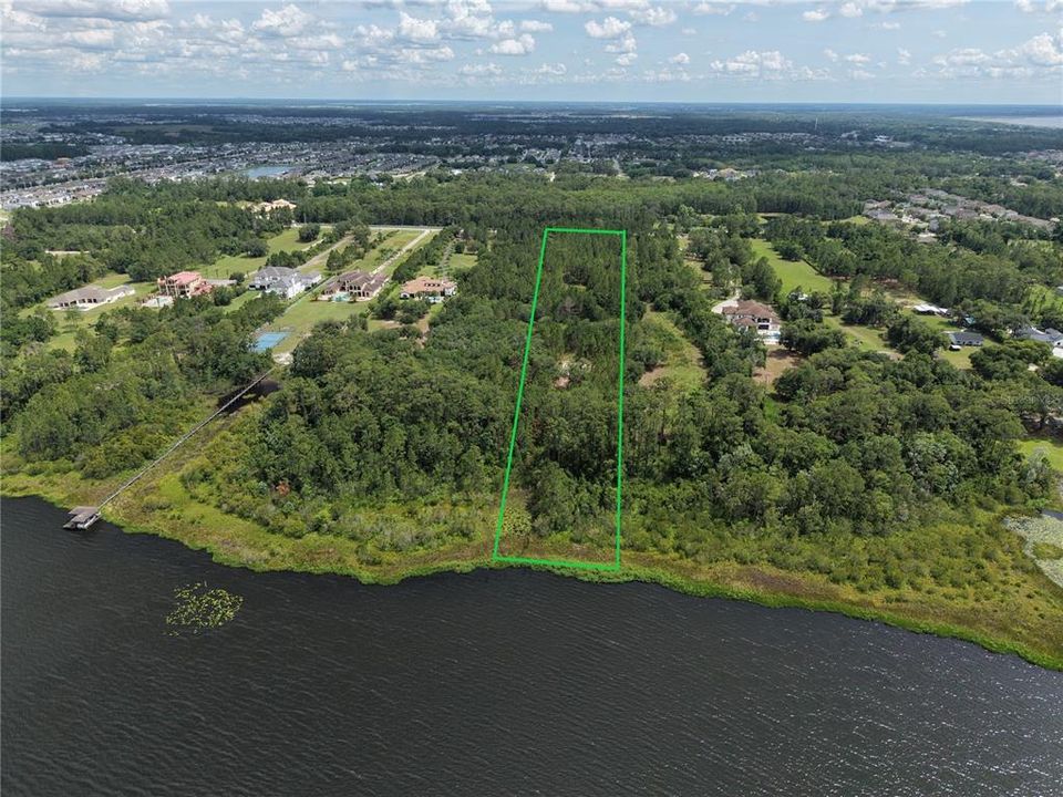 На продажу: $1,195,000 (5.92 acres)