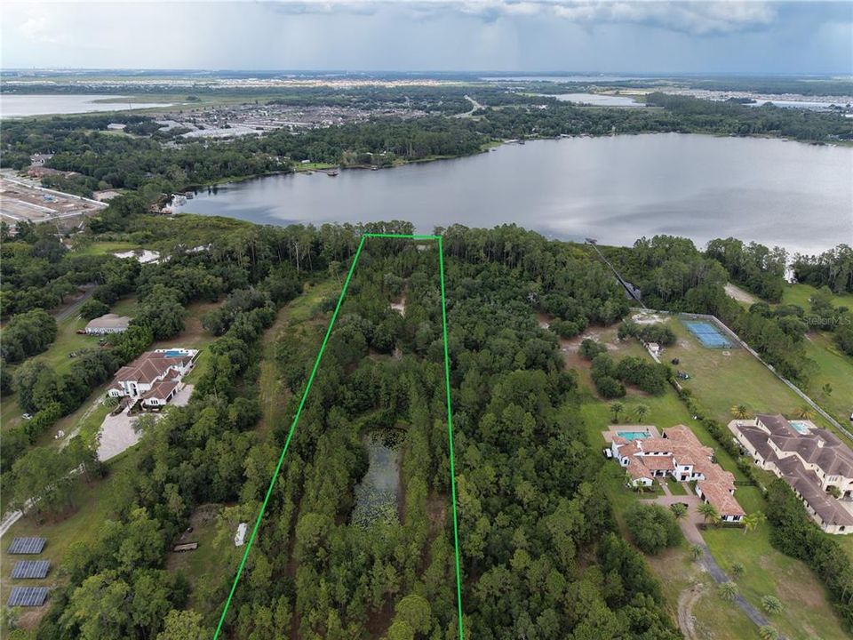 На продажу: $1,195,000 (5.92 acres)