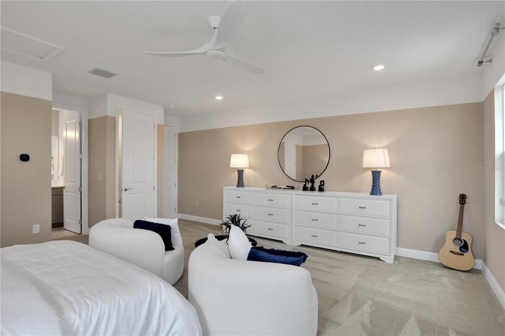 En Venta: $639,990 (4 camas, 3 baños, 3278 Pies cuadrados)