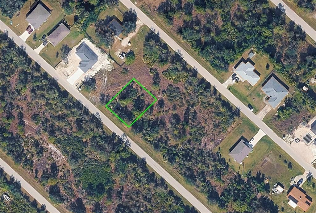 For Sale: $13,000 (0.18 acres)