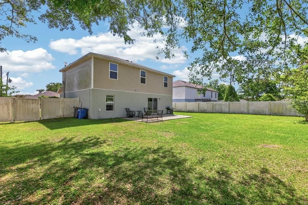 For Sale: $349,900 (4 beds, 3 baths, 1952 Square Feet)
