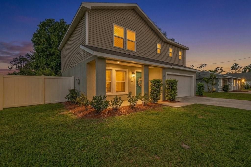 For Sale: $349,900 (4 beds, 3 baths, 1952 Square Feet)