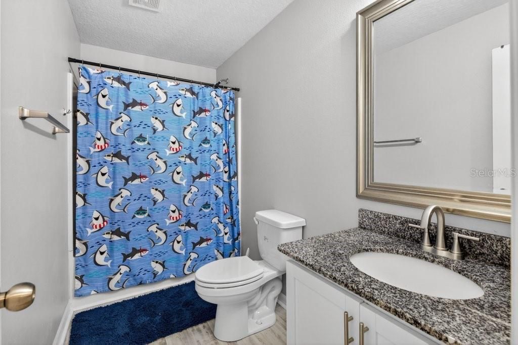 For Sale: $349,900 (4 beds, 3 baths, 1952 Square Feet)