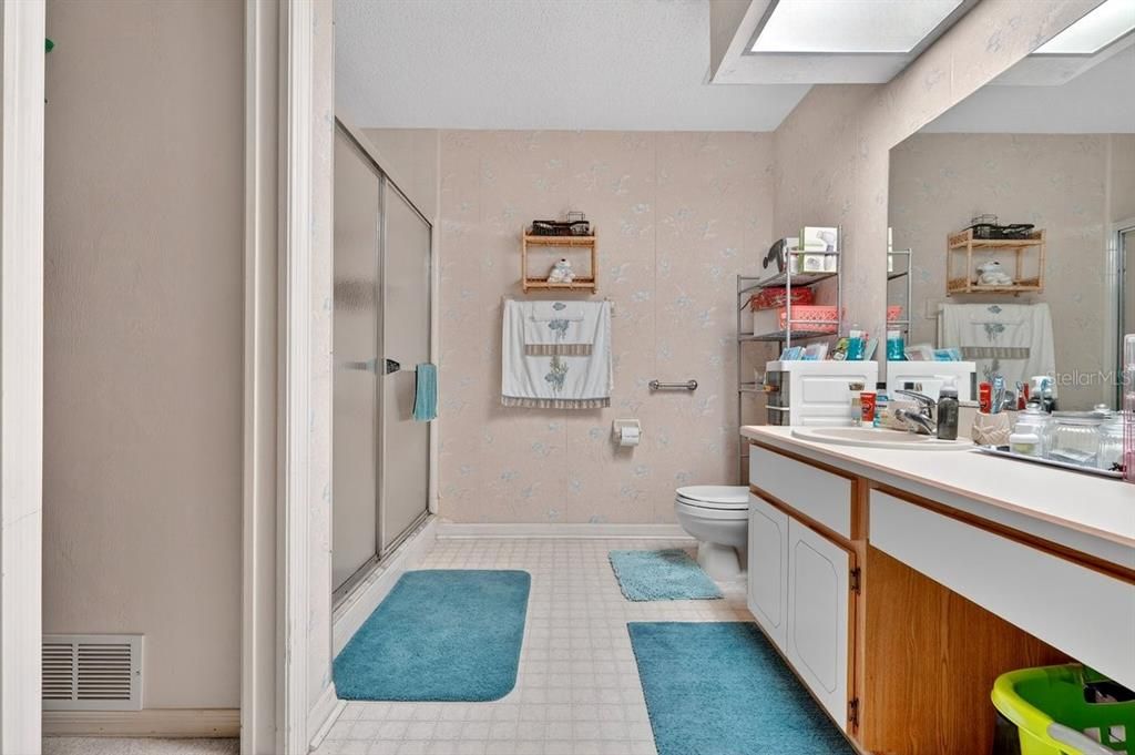 For Sale: $289,500 (3 beds, 2 baths, 1443 Square Feet)