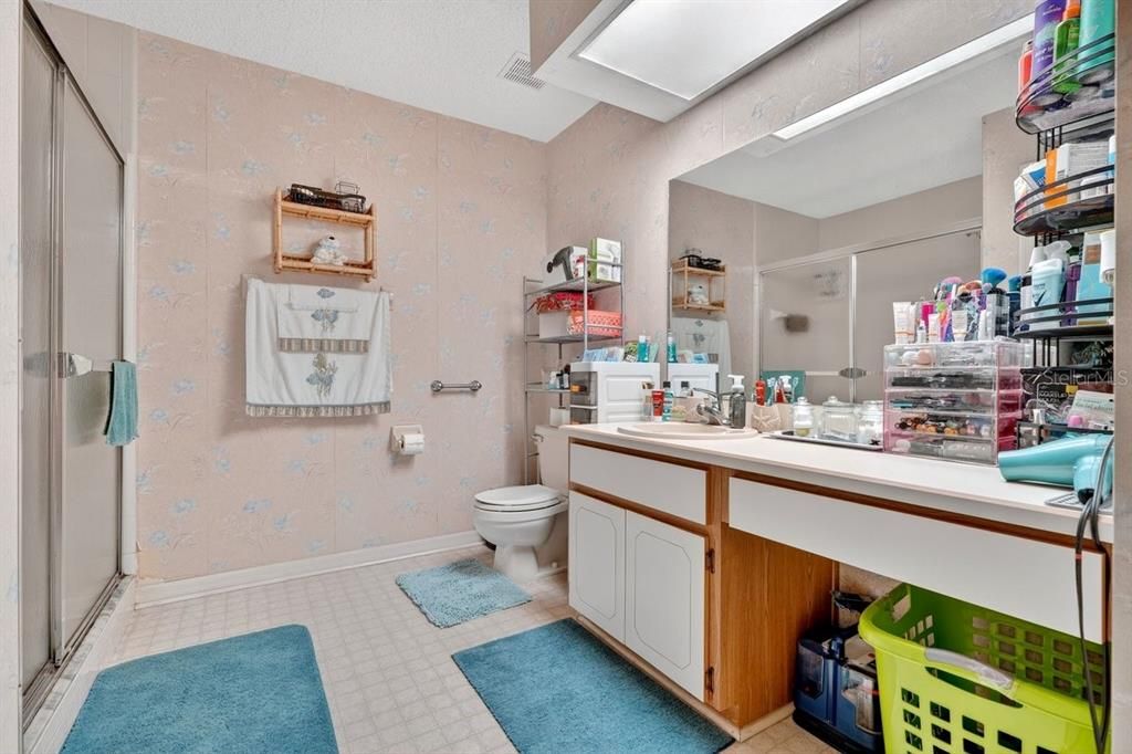 For Sale: $289,500 (3 beds, 2 baths, 1443 Square Feet)