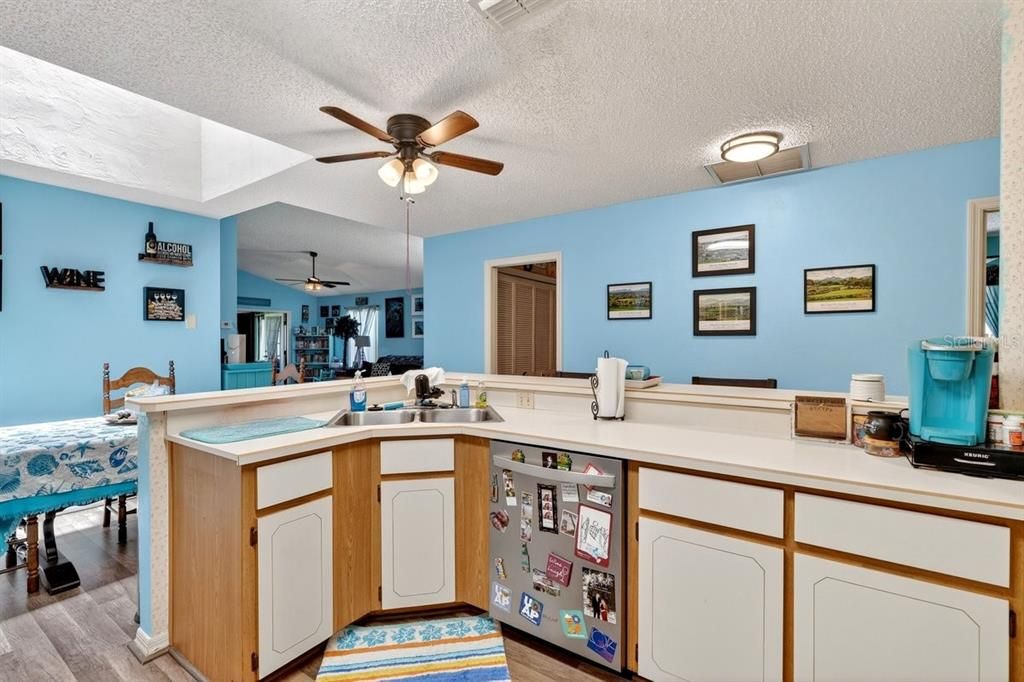 For Sale: $289,500 (3 beds, 2 baths, 1443 Square Feet)