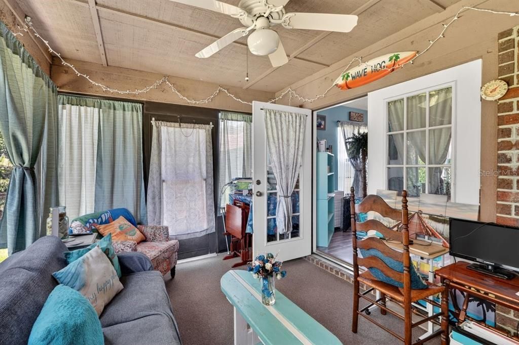 For Sale: $289,500 (3 beds, 2 baths, 1443 Square Feet)