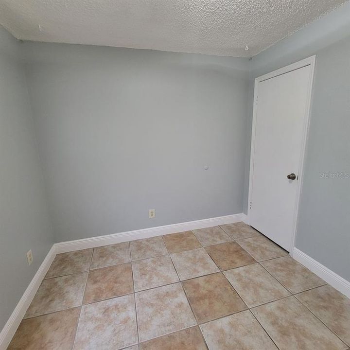 For Rent: $1,600 (3 beds, 1 baths, 960 Square Feet)