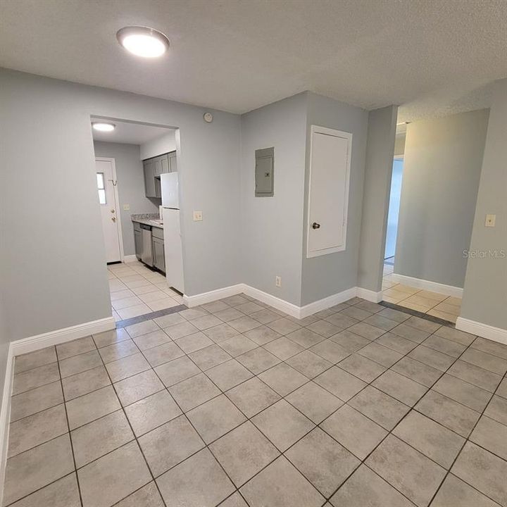 For Rent: $1,600 (3 beds, 1 baths, 960 Square Feet)