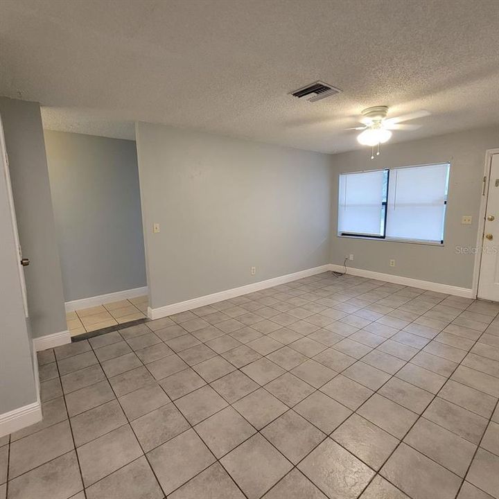 For Rent: $1,600 (3 beds, 1 baths, 960 Square Feet)