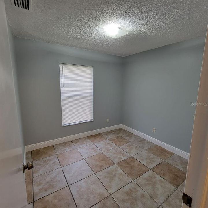 For Rent: $1,600 (3 beds, 1 baths, 960 Square Feet)