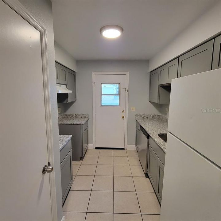For Rent: $1,600 (3 beds, 1 baths, 960 Square Feet)