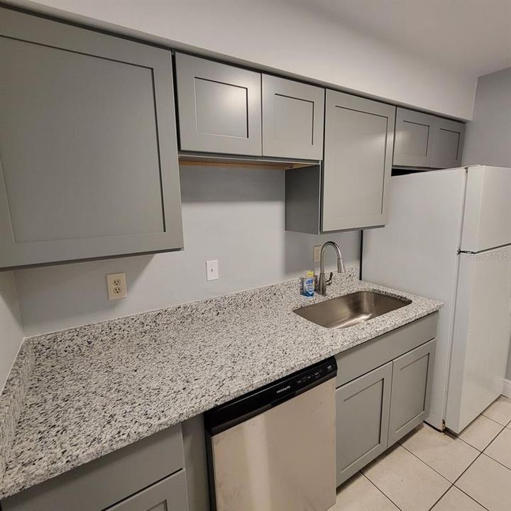 For Rent: $1,600 (3 beds, 1 baths, 960 Square Feet)