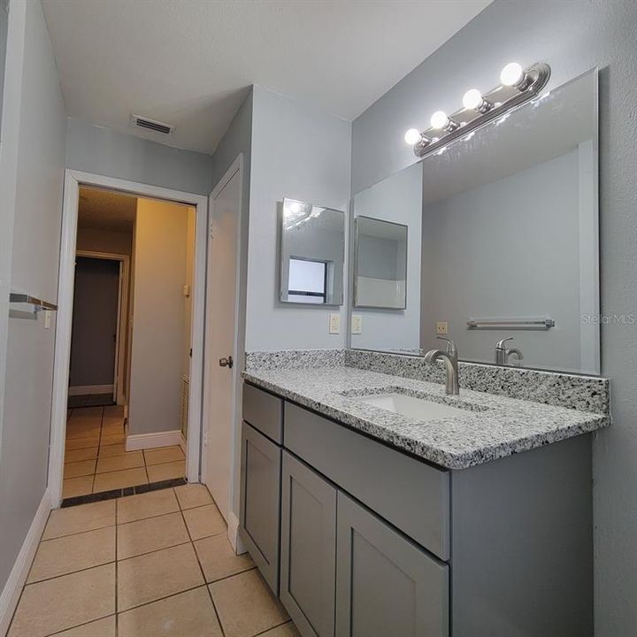 For Rent: $1,600 (3 beds, 1 baths, 960 Square Feet)