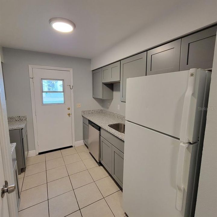 For Rent: $1,600 (3 beds, 1 baths, 960 Square Feet)