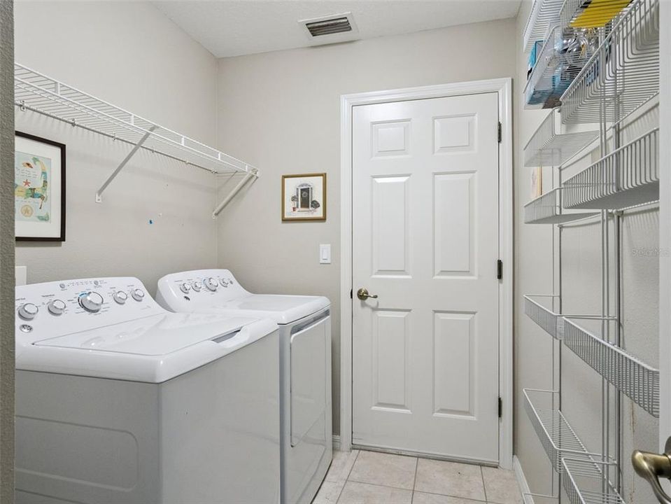 For Sale: $329,999 (3 beds, 2 baths, 1716 Square Feet)