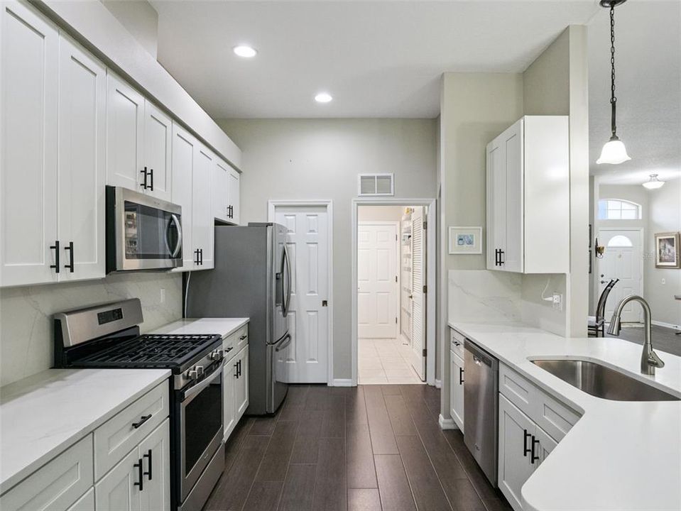 For Sale: $329,999 (3 beds, 2 baths, 1716 Square Feet)