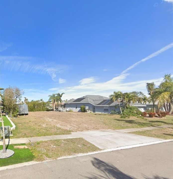 For Sale: $615,000 (0.23 acres)