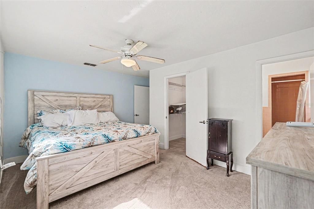For Sale: $205,500 (2 beds, 2 baths, 1296 Square Feet)