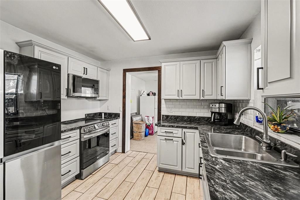 For Sale: $205,500 (2 beds, 2 baths, 1296 Square Feet)