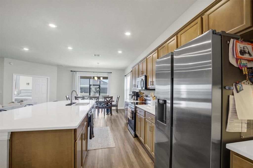 For Sale: $339,900 (4 beds, 2 baths, 2074 Square Feet)